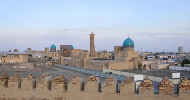 Cityscape Bukhara Saat Matahari Terbenam Dengan Kompleks Arsitektur Kalan Dan — Stok Video