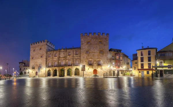 Palác Revillagigedo ve městě Gijon, Asturie, Španělsko — Stock fotografie