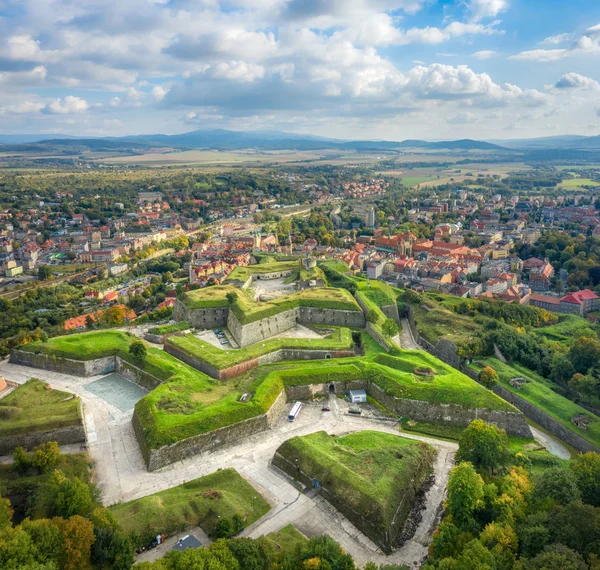 Letecký pohled na historickou pevnost Klodzko, Polsko — Stock fotografie