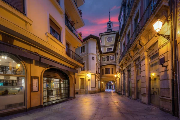 Oviedo España Reloj Torre Del Ayuntamiento Atardecer — Foto de Stock