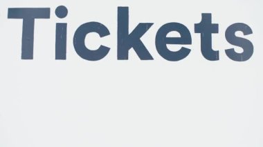 Beyaz arka planda kayıt biletleri.