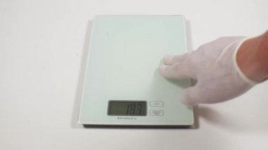 Yabani otları yakından tartmadan önce denge