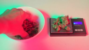 Kanser hastası tüketimi için marihuana hazırlama