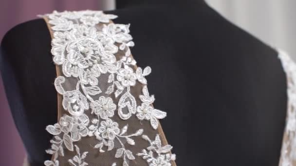 Elemento de un vestido de novia, encaje — Vídeo de stock