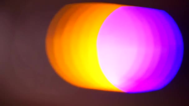 Manchas de color de iluminación matricial en efecto bokeh sobre fondo negro . — Vídeos de Stock