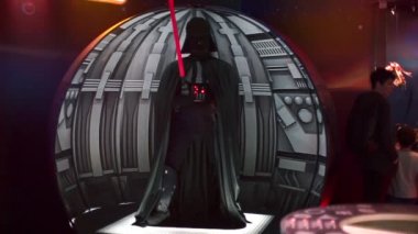 Darth Vader legodan yapılmış kahraman silueti. 