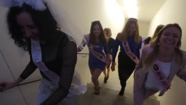 Bridesmaids go to a bachelorette part — Stock Video