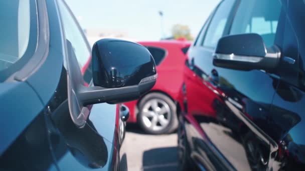 Movimento do espelho na direção de abrir o carro — Vídeo de Stock