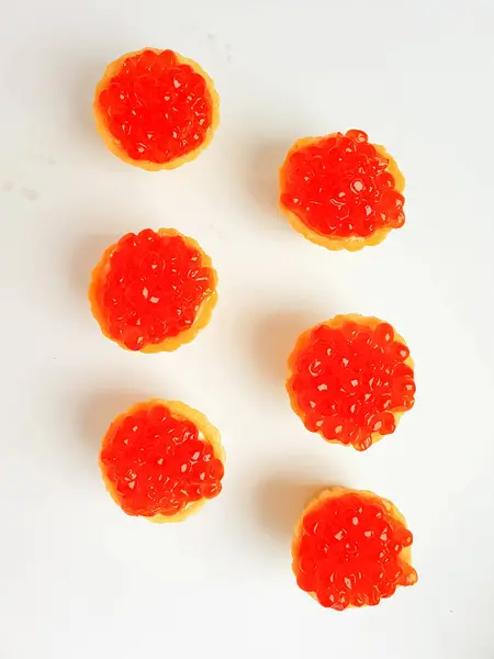 Tartlets with red salmon caviar. Snack, delicacy — Stok fotoğraf