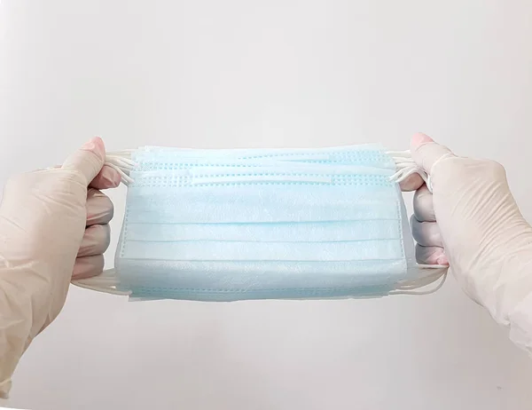 Virüsün salgınlarda korunması ve tedavisi için tıbbi maskeler.