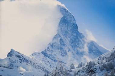 Zermatt - ünlü kayak merkezi İsviçre Alpleri'nde şaşırtıcı görünümü Matterhorn Dağ Manzaralı