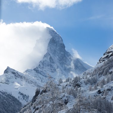 Zermatt - ünlü kayak merkezi İsviçre Alpleri'nde şaşırtıcı görünümü Matterhorn Dağ Manzaralı