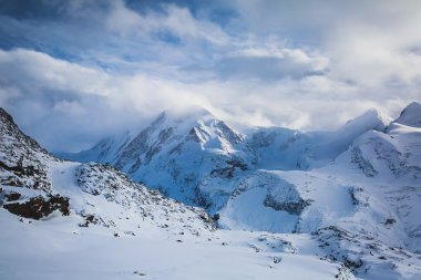 Zermatt - ünlü kayak merkezi İsviçre Alpleri'nde şaşırtıcı görünümü Matterhorn Dağ Manzaralı