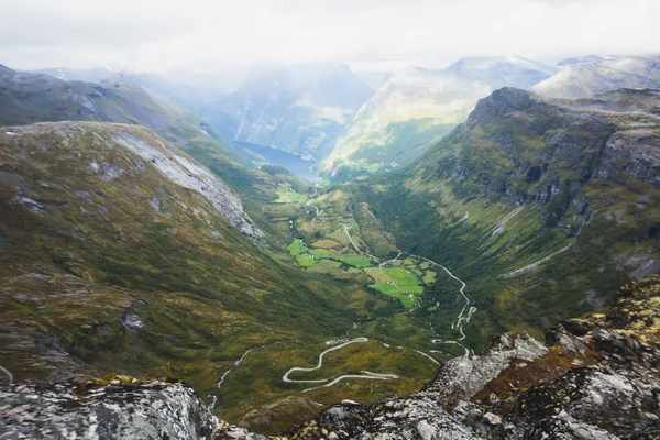 Classic summer picture of norwegian valley and fjord Geirangerfjord from the Dalsnibba mountatin observation deck — Stock Photo, Image