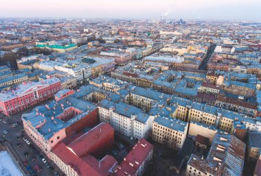 Saint-Petersburg, Rusya Federasyonu güzel süper geniş açı yaz hava görünümünü manzarası ve şehir ve Nevsky Prospect, quadrocopter hava dron görülen ötesinde