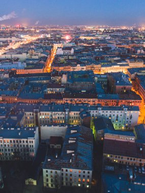 Saint-Petersburg, Rusya Federasyonu güzel süper geniş açı yaz hava görünümünü manzarası ve şehir ve Nevsky Prospect, quadrocopter hava dron görülen ötesinde