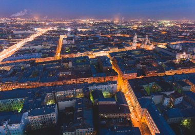 Saint-Petersburg, Rusya Federasyonu güzel süper geniş açı yaz hava görünümünü manzarası ve şehir ve Nevsky Prospect, quadrocopter hava dron görülen ötesinde