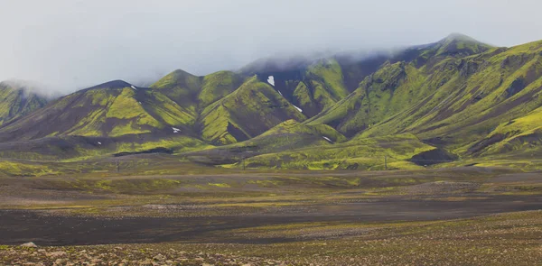유명한 아이슬란드 인기 있는 관광 목적지 및 아이슬란드의 하이랜드 Landmannalaugar 화려한 산에에서 하이킹 허브 프리 뷰, 남쪽 아이슬란드 — 스톡 사진