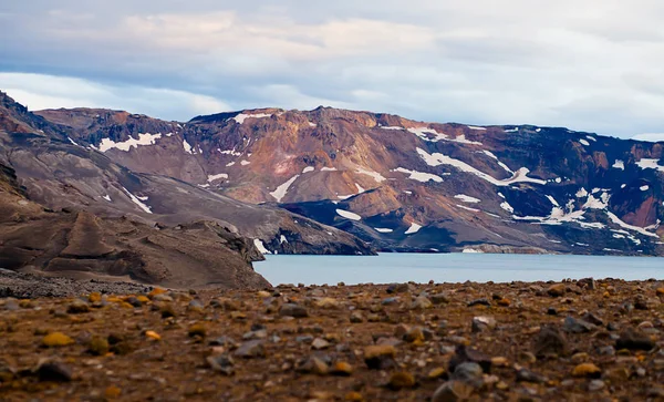 Перегляд ісландський гігантських вулкан, частиною вулкану Аск'я два кратера озера Ісландії — стокове фото
