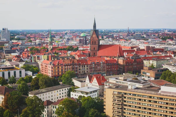 Bela vista aérea de verão super grande angular de Hannover, Alemanha, Baixa Saxônia, vista do deck de observação da New Town Hall, Hanôver — Fotografia de Stock