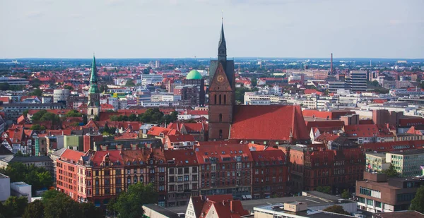 Bela vista aérea de verão super grande angular de Hannover, Alemanha, Baixa Saxônia, vista do deck de observação da New Town Hall, Hanôver — Fotografia de Stock
