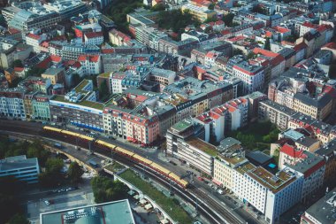 Berlin Hava görünümünü manzarası ve ötesinde city, Almanya, Tv Kulesi gözlem güverteden gördüm