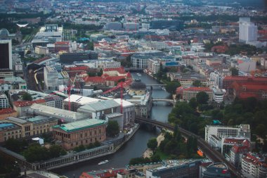 Berlin Hava görünümünü manzarası ve ötesinde city, Almanya, Tv Kulesi gözlem güverteden gördüm