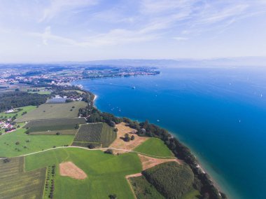 Bodensee, Almanya, Avusturya ve İsviçre, göle hava görünümünü dron vurdu