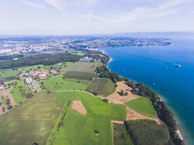 Bodensee, Almanya, Avusturya ve İsviçre, göle hava görünümünü dron vurdu