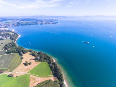 Bodensee, Almanya, Avusturya ve İsviçre, göle hava görünümünü dron vurdu