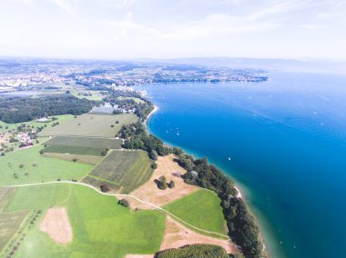 Bodensee, Almanya, Avusturya ve İsviçre, göle hava görünümünü dron vurdu