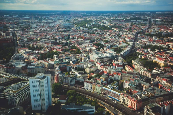 Berlin Hava görünümünü manzarası ve ötesinde city, Almanya, Tv Kulesi gözlem güverteden gördüm