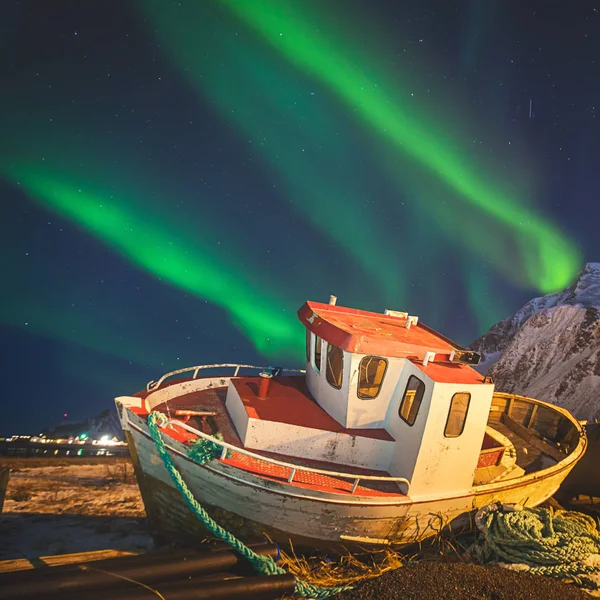 Piękny Obraz Ogromnej Wielobarwny Zielony Żywy Aurora Borealis Aurora Polaris — Zdjęcie stockowe