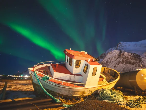 Hermosa Imagen Masiva Multicolor Verde Vibrante Aurora Boreal Aurora Polaris —  Fotos de Stock