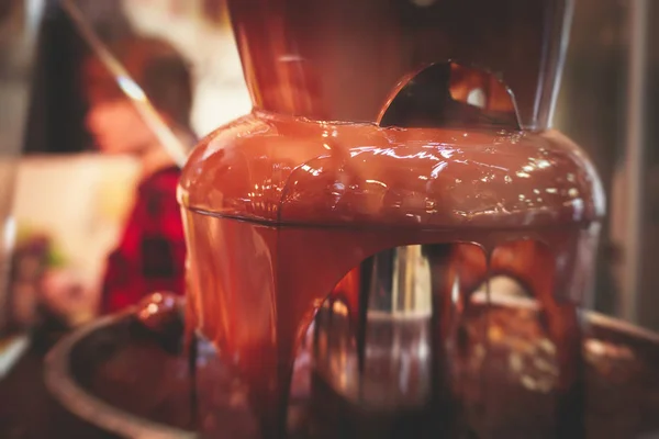 Vibrante Immagine Della Fontana Cioccolato Fontana Sulla Festa Compleanno Dei — Foto Stock