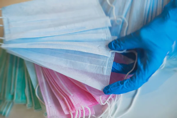 Ansicht Verschiedener Farbiger Gerichtsmedizinischer Masken Rosa Grüner Und Blauer Masken — Stockfoto