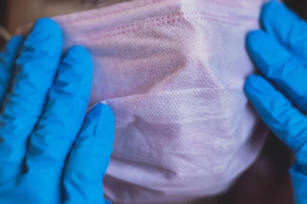 Blick Auf Verschiedene Farbige Gerichtsmedizinische Atemschutzmasken Rosa Grüne Und Blaue — Stockfoto