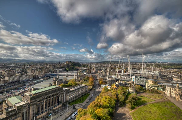 Uitzicht op de stad Edinburgh - Schotland - Verenigd Koninkrijk — Stockfoto