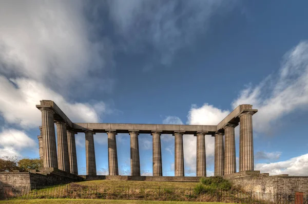 Calton Hill 'deki Ulusal Anıt. Edinburgh Birleşik Krallık