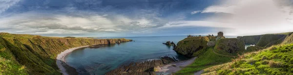 Castillo de Dunnottar en Escocia. Cerca de Aberdeen - Reino Unido —  Fotos de Stock