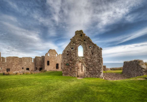 Castillo de Dunnottar en Escocia. Cerca de Aberdeen - Reino Unido — Foto de Stock