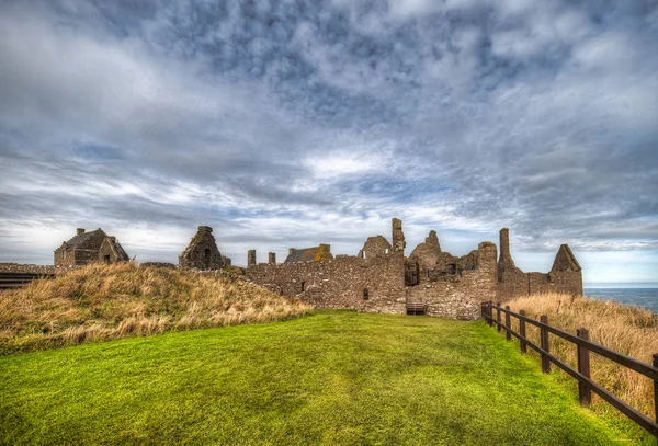 Castillo de Dunnottar en Escocia. Cerca de Aberdeen - Reino Unido — Foto de Stock