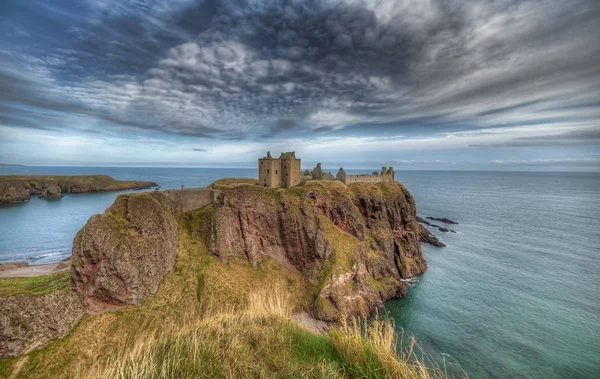 Castillo de Dunnottar en Escocia. Cerca de Aberdeen - Reino Unido —  Fotos de Stock
