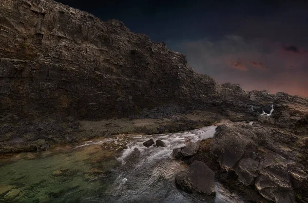 Rio no Parque Nacional Thingvellir - Islândia . — Fotografia de Stock