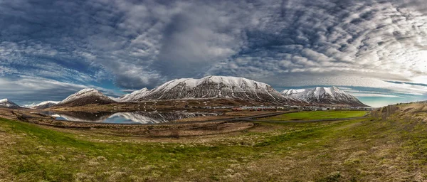 Schöne Landschaft der Stadt Fjallabyggd — Stockfoto