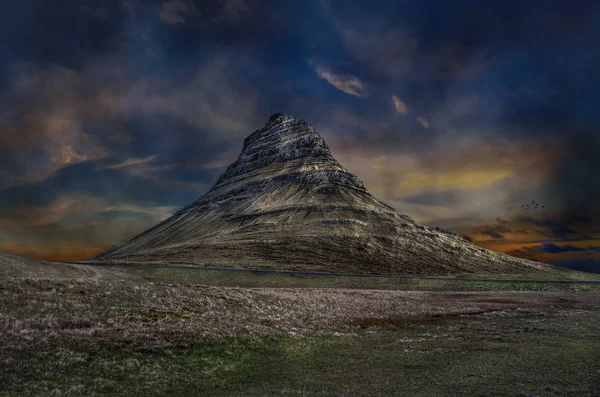 Kirkjufell Mountain in Iceland — Stock Photo, Image