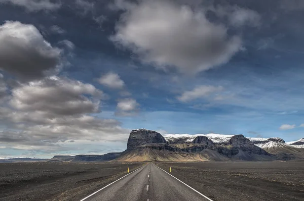 Mountain landscape in Skaftarhreppur - Iceland - — Stock Photo, Image