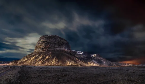Extraña montaña en Skaftrhreppur - Islandia — Foto de Stock