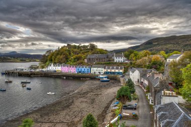 Portree, Birleşik Krallık 'ın İskoçya eyaletinin iç Hebrides bölgesinde yer alan Skye Adası' nın başkenti ve en büyük şehridir.