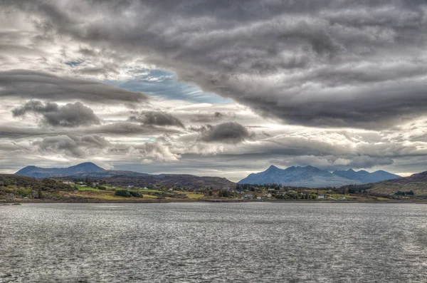 Portree è la capitale e la più grande città sull'Isola di Skye nelle Ebridi Interne della Scozia, Regno Unito — Foto Stock